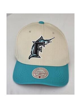 Mitchell & Ness Florida Marlins Pro-Crown Fitted Baseball Cap